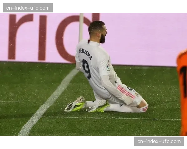 实时：克莱蒙前锋赛义德头球破门，打入个人赛季第10球